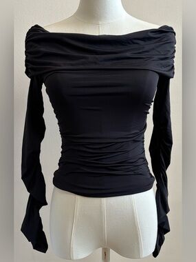 White Fox Boutique Black Off Shoulder Ruched Top XS Long Sleeve Y2K NWT